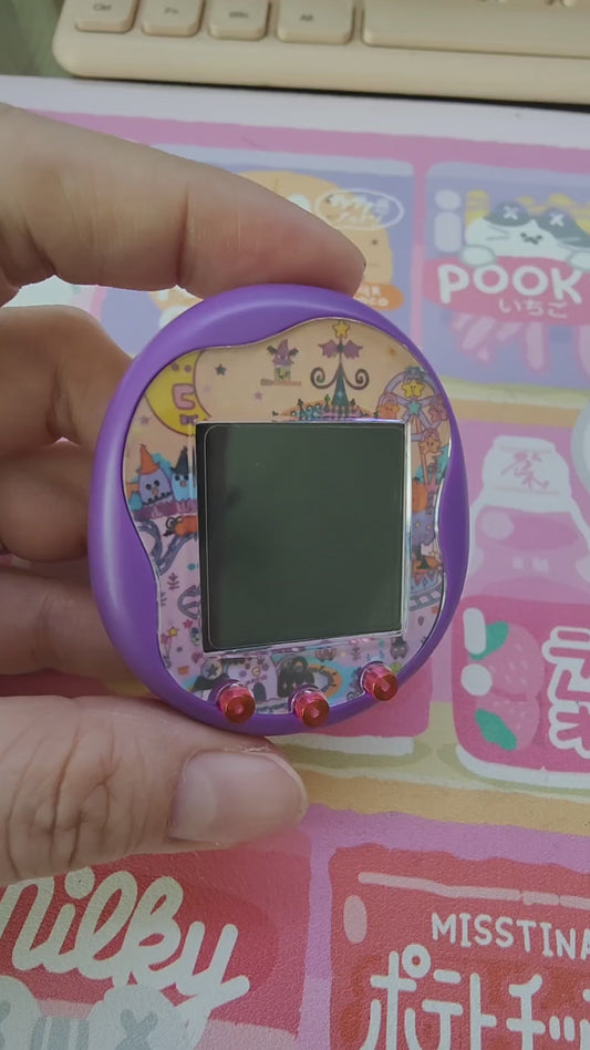 Tamagotchi Uni Faceplate - 万圣节小镇